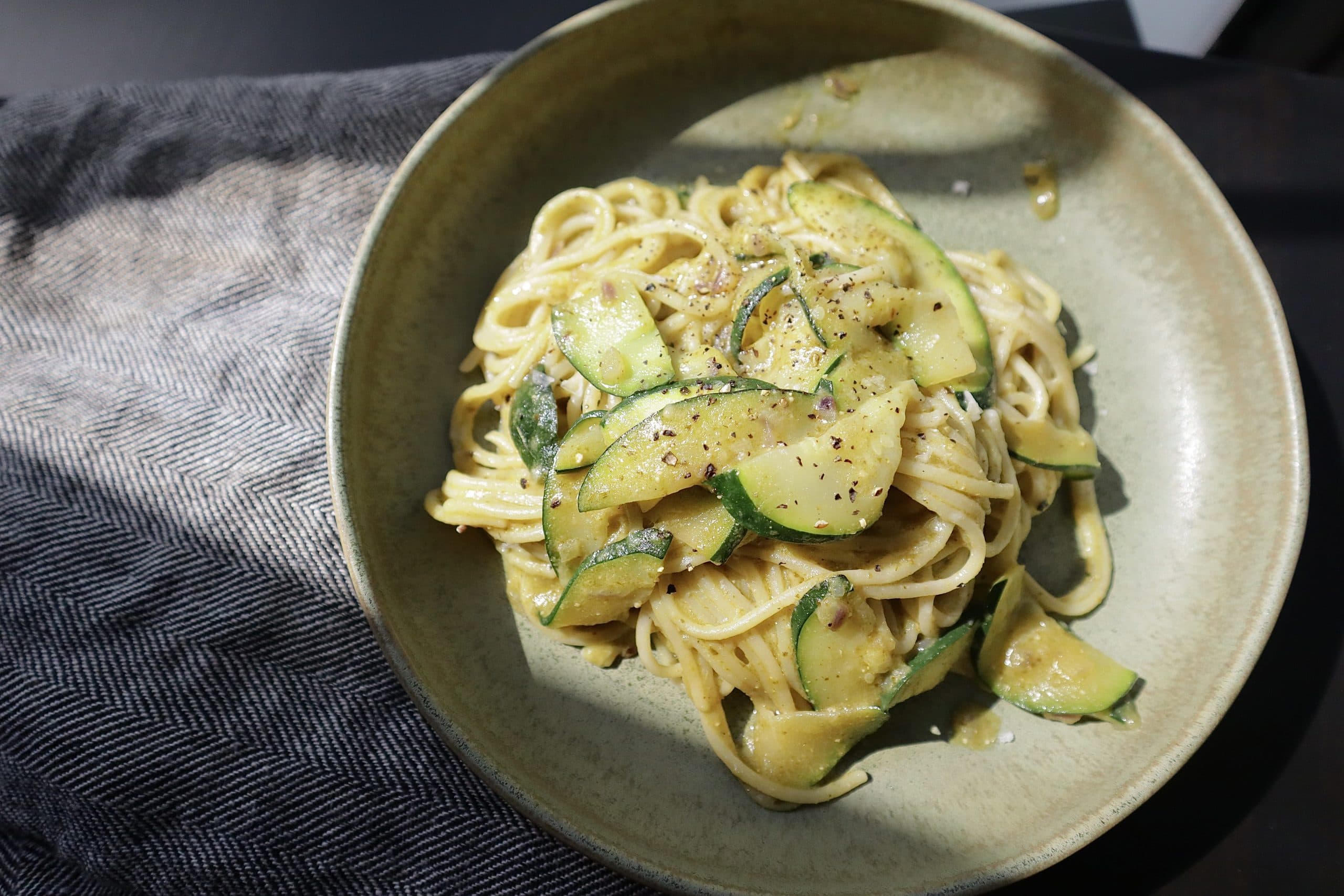 Kesäkurpitsa-pesto
