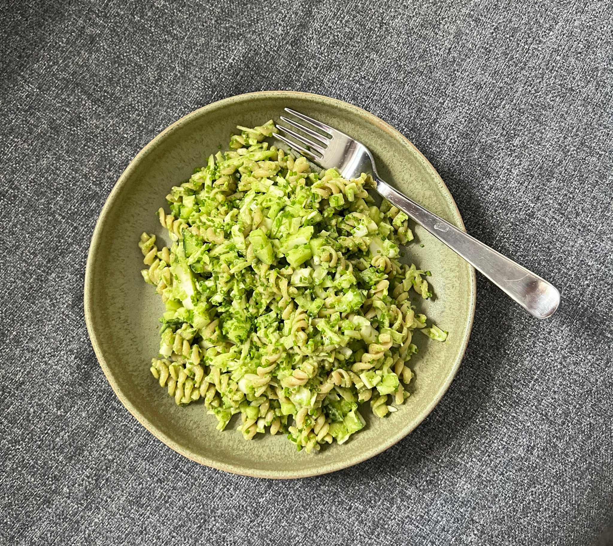 Green Goddess -pastasalaatti